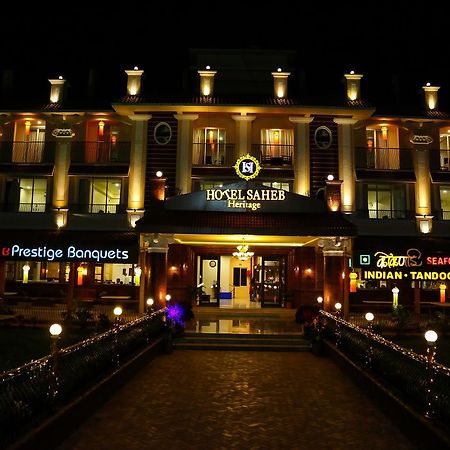 Hotel Saheb Panvel Exteriör bild