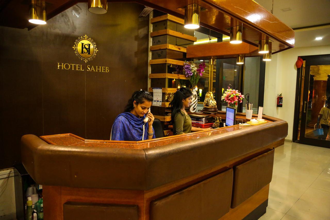 Hotel Saheb Panvel Exteriör bild